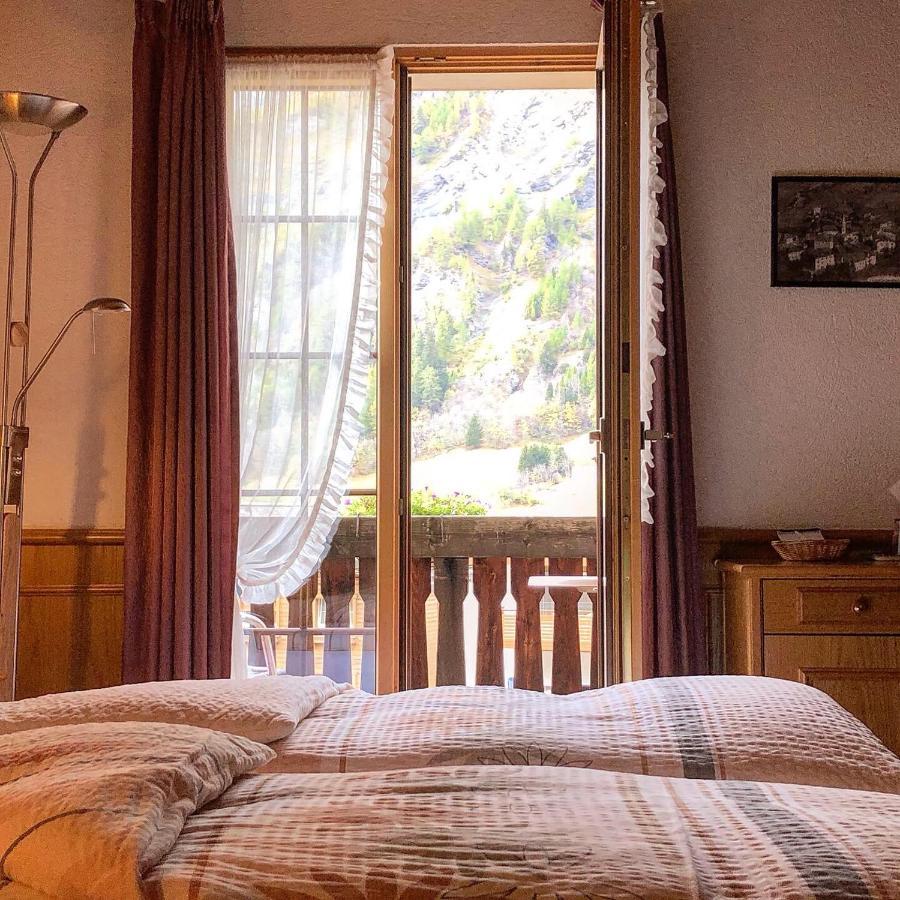 Hotel Alpina à Loèche-les-Bains Extérieur photo